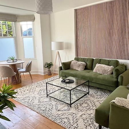 1 Bed / 1 Sofa Bed 'Scandi' Style Ground Floor Apartment Yeovil Bagian luar foto
