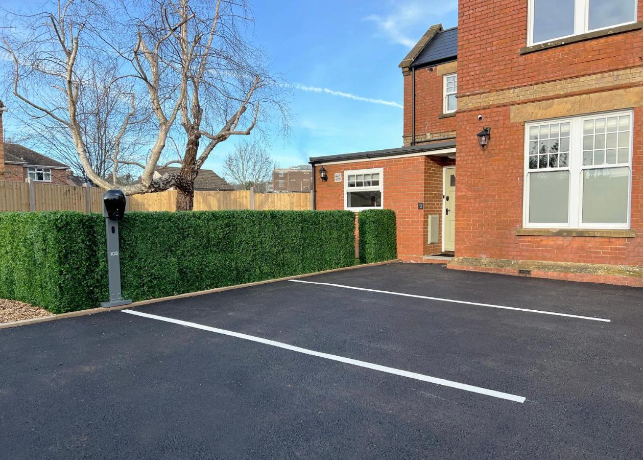 1 Bed / 1 Sofa Bed 'Scandi' Style Ground Floor Apartment Yeovil Bagian luar foto